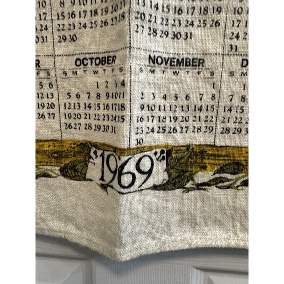 Vintage Linen Tea Towel 1969 Calendar Rooster Red Green 25”X 16” - Picture 2 of 6